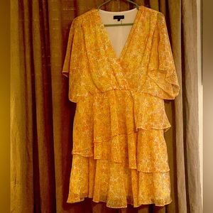 Retro floral print dress, never worn, fully lined, & super cute on ✨